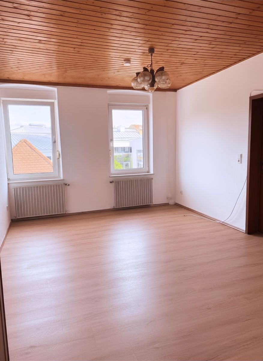 Altbauflair trifft Wohnkomfort: Bezugsfertiges Reihenmittelhaus mit Garten in zentraler Lage von Frankenthal